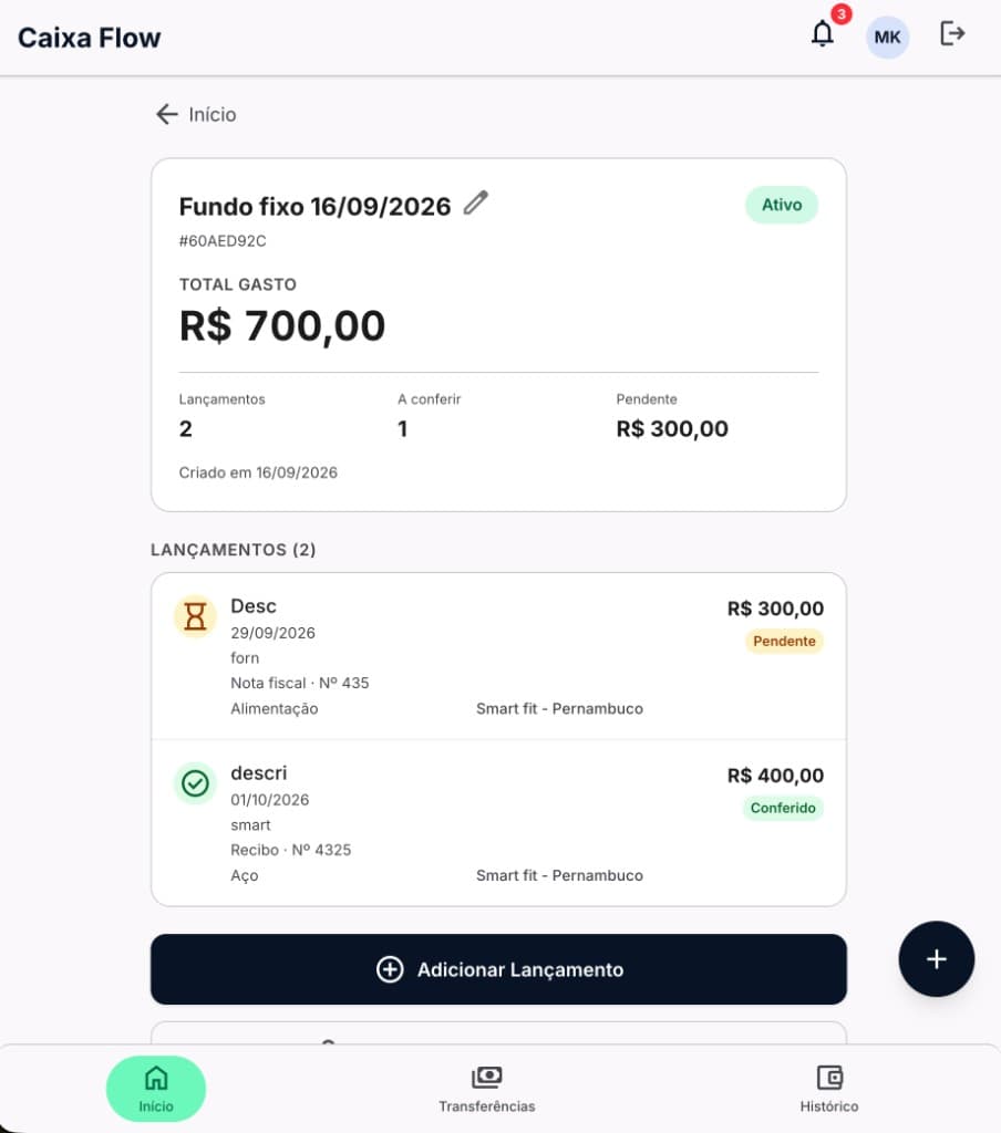 Caixa Flow mobile screen of an active petty-cash fund with two expenses, one pending and one reviewed.